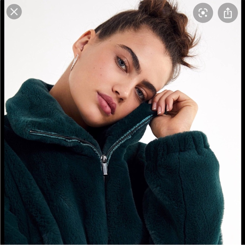 Urban Outfitters UO Faux Fur Zip-Up Jacket Teal Green collar pockets soft M